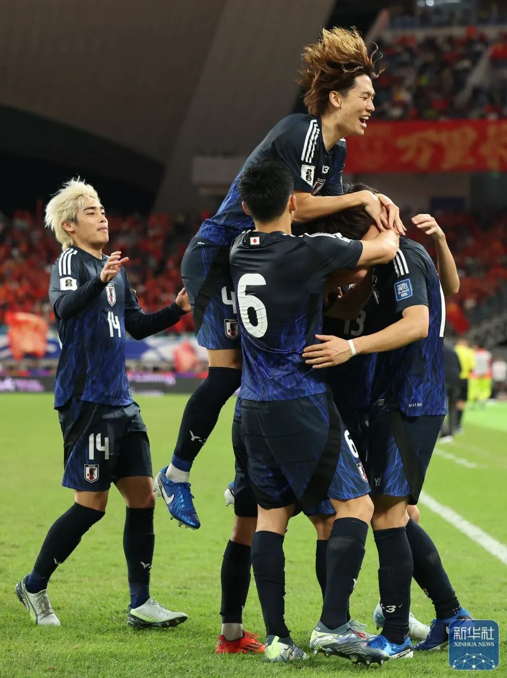 日本队对阵西班牙队，实力碰撞争夺胜利