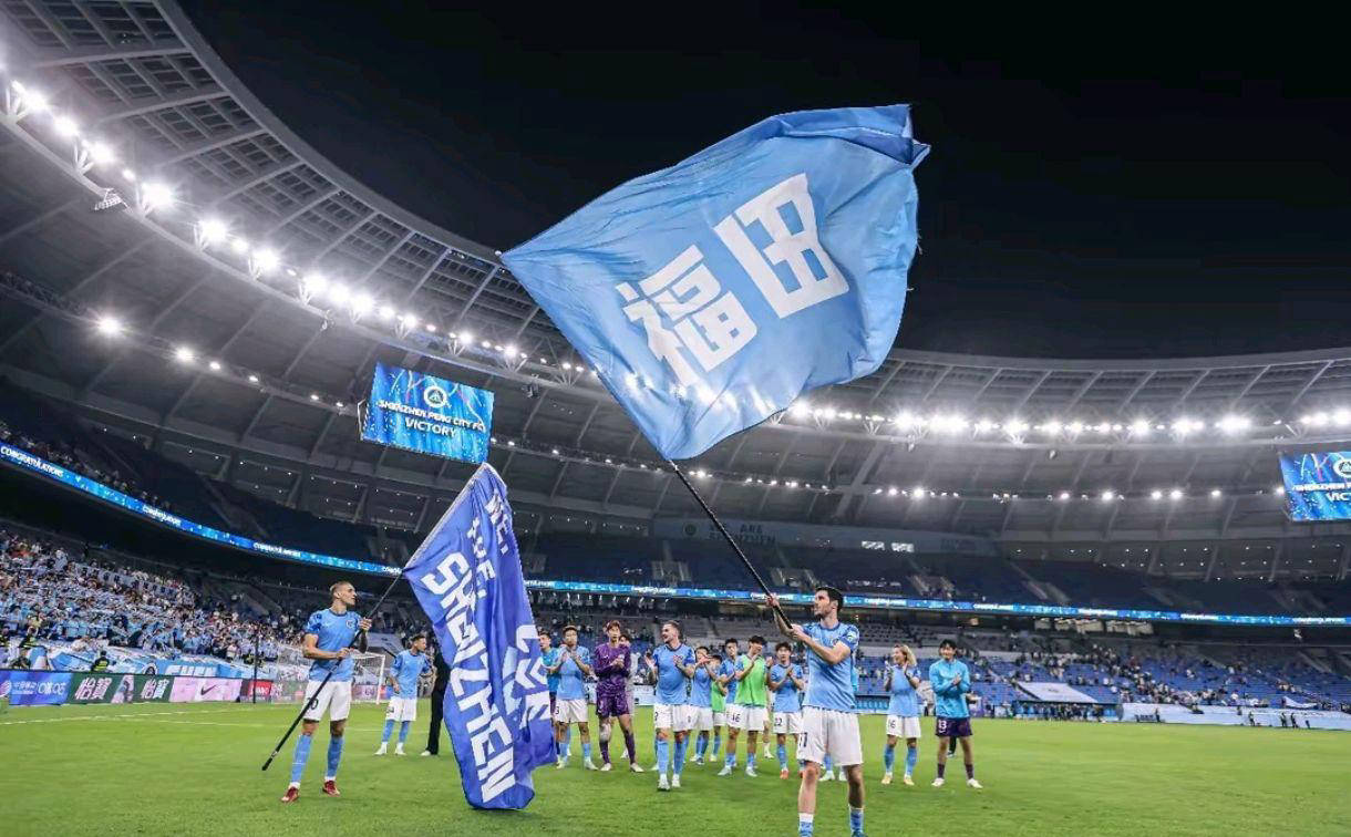 不愧英超主力，韦斯利首秀演“帽子戏法”！深圳新鹏城4-0的简单介绍